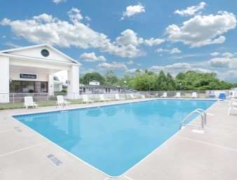 Travelodge Inn & Suites Latham Einrichtungen foto